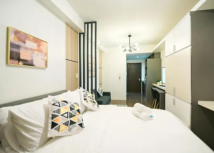 Apartment Serene Escape At Air Residences 2160 Makati